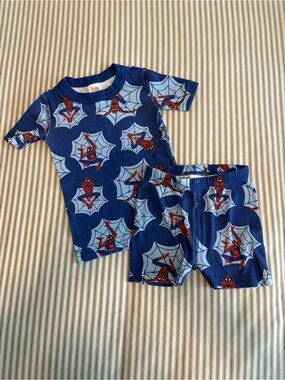 Hanna Andersson Size 4 Spider-Men Pajama Set